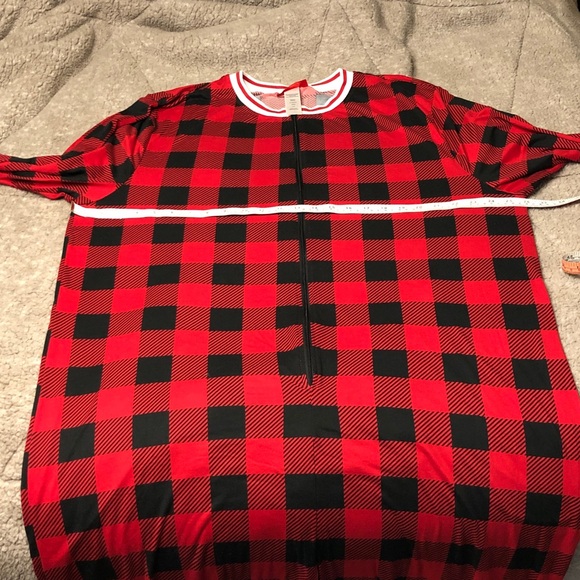 Holiday#Famjams black/red pattern with words on back tried on but never worn XL - Picture 6 of 7